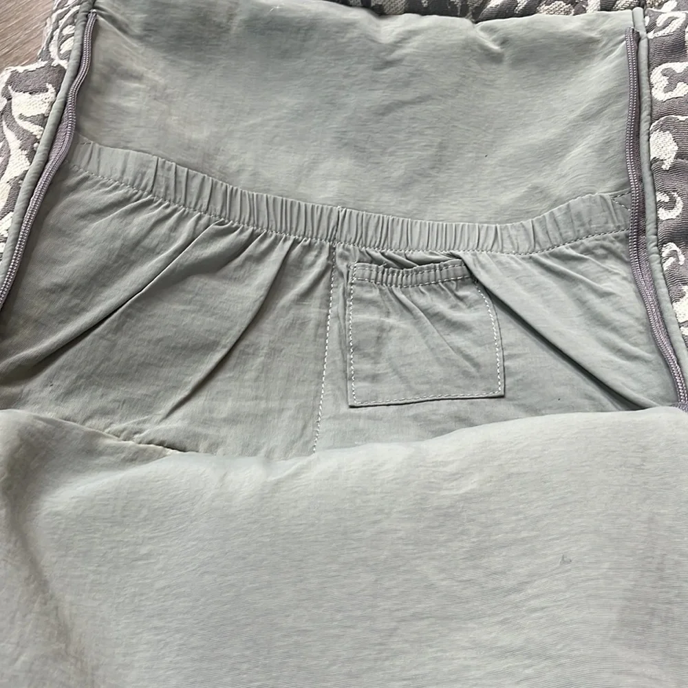 Petunia Pickle Bottom Diaper Bag Gray and White